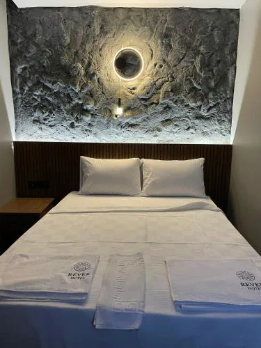 Rever Hotel