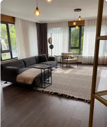 1005 Spacious 3 plus 1 central and close to consulates