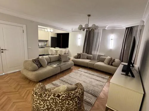 Brand New Premium Center 7star 4bedroom