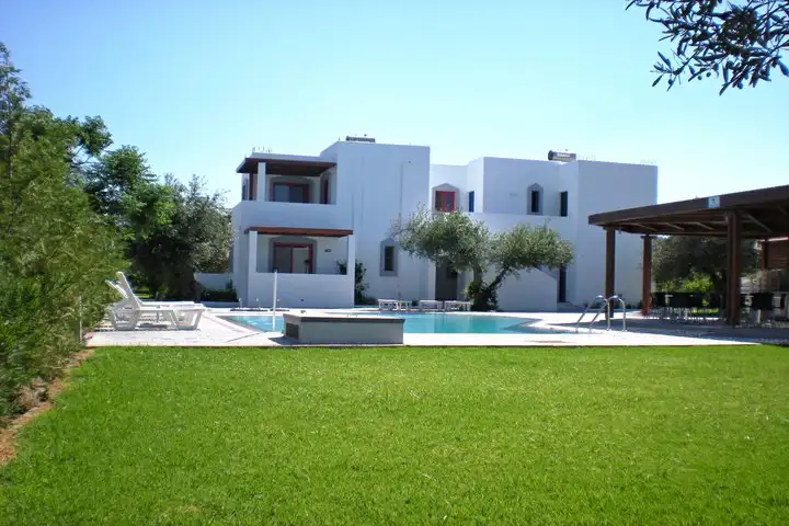 Triantafillas Suites