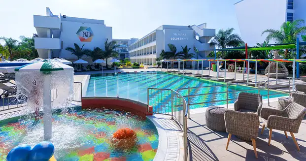Nicholas Color Hotel