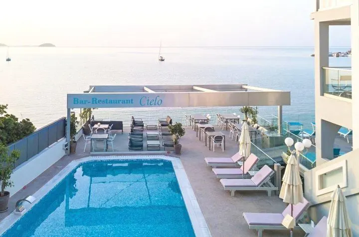 Denise Beach Hotel